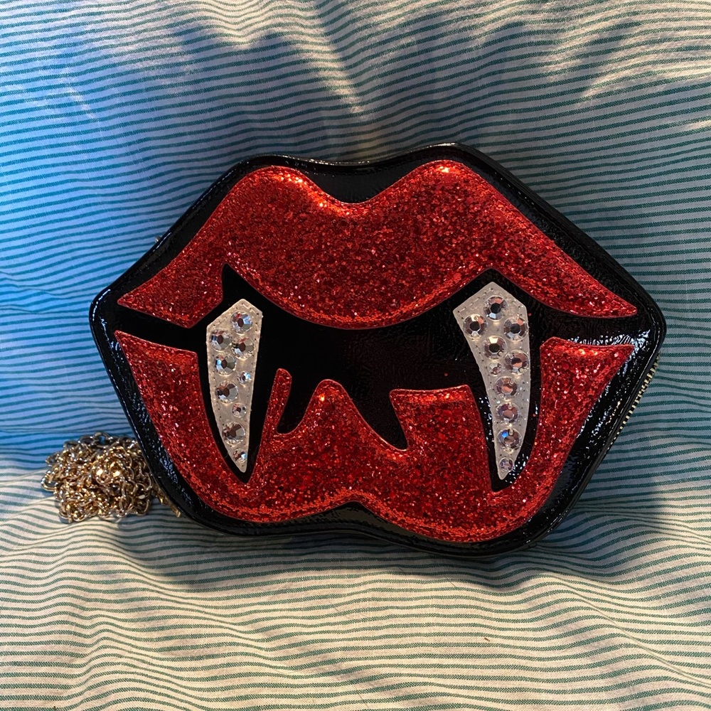 Betsey Johnson Vampire 👽
